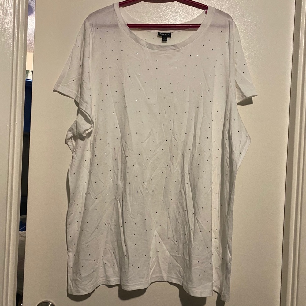 TORRID RHINESTONE SUPER CUTE T-SHIRT